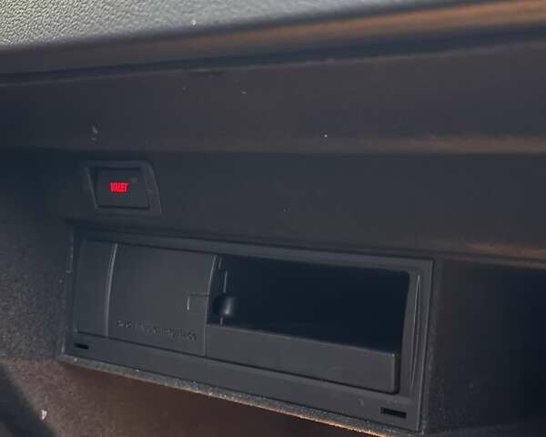 Синій Ауді А4, об'ємом двигуна 2 л та пробігом 182 тис. км за 11500 $, фото 24 на Automoto.ua