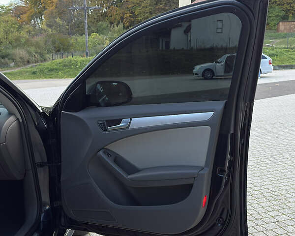 Синій Ауді А4, об'ємом двигуна 2 л та пробігом 286 тис. км за 8900 $, фото 10 на Automoto.ua