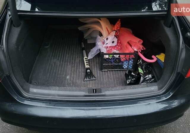 Синий Ауди А4, объемом двигателя 1.8 л и пробегом 149 тыс. км за 12999 $, фото 7 на Automoto.ua