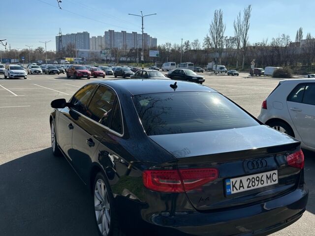 Синій Ауді А4, об'ємом двигуна 2 л та пробігом 233 тис. км за 10000 $, фото 4 на Automoto.ua