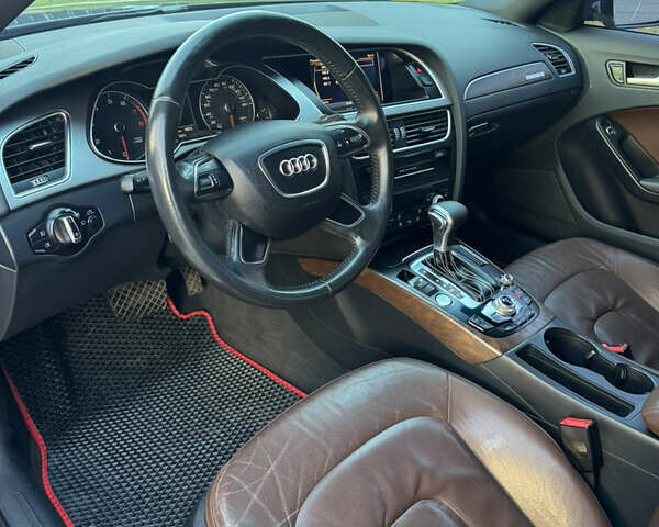 Синій Ауді А4, об'ємом двигуна 2 л та пробігом 238 тис. км за 9999 $, фото 12 на Automoto.ua