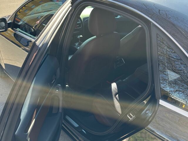 Синій Ауді А4, об'ємом двигуна 2 л та пробігом 233 тис. км за 10000 $, фото 10 на Automoto.ua