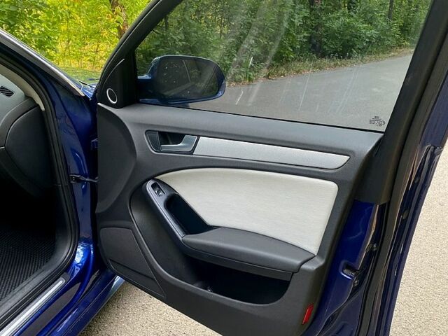 Синий Ауди А4, объемом двигателя 2 л и пробегом 79 тыс. км за 13500 $, фото 3 на Automoto.ua