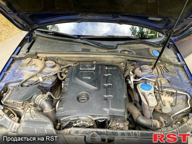 Синий Ауди А4, объемом двигателя 2 л и пробегом 79 тыс. км за 13500 $, фото 1 на Automoto.ua