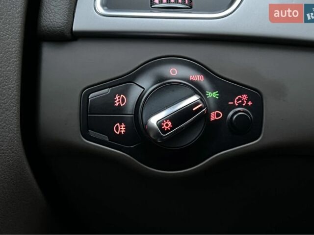 Синій Ауді А4, об'ємом двигуна 2 л та пробігом 155 тис. км за 14100 $, фото 14 на Automoto.ua