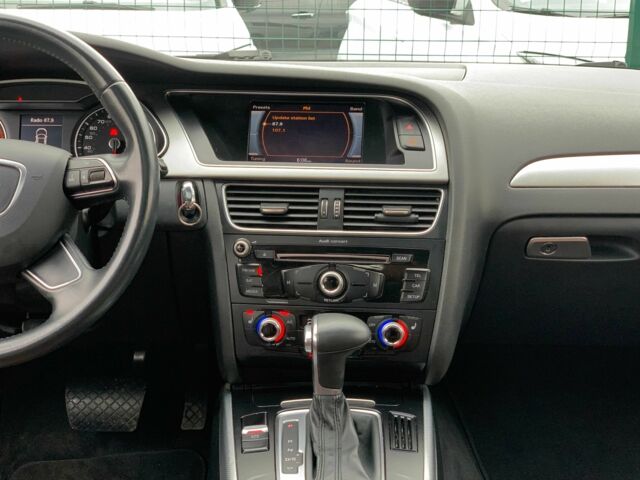 Синій Ауді А4, об'ємом двигуна 2 л та пробігом 179 тис. км за 12999 $, фото 23 на Automoto.ua