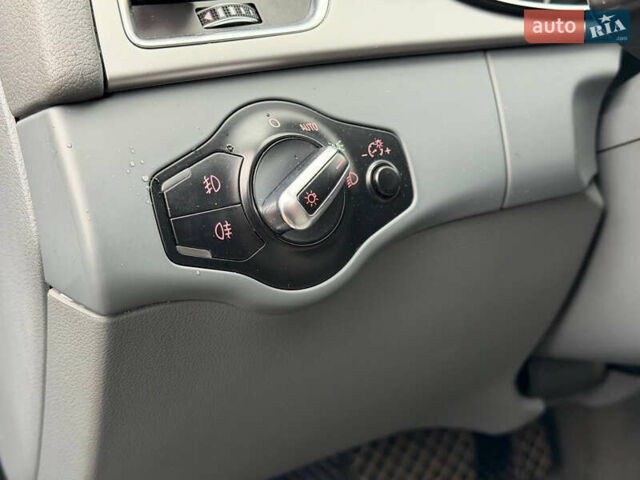 Синий Ауди А4, объемом двигателя 1.98 л и пробегом 192 тыс. км за 13490 $, фото 22 на Automoto.ua