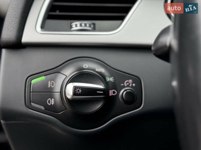 Синій Ауді А4, об'ємом двигуна 2 л та пробігом 152 тис. км за 14900 $, фото 27 на Automoto.ua