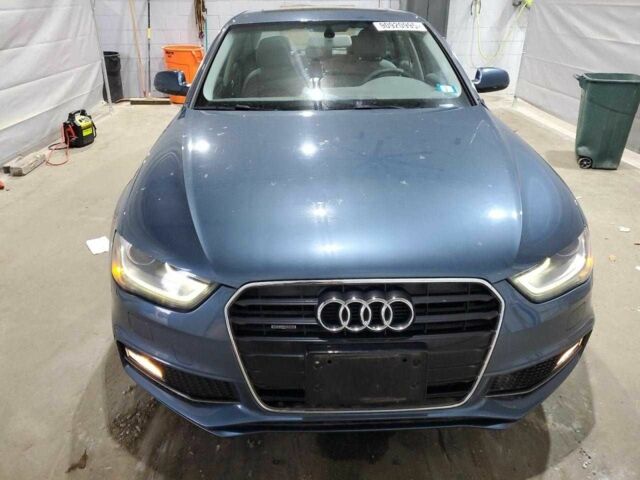 Синий Ауди А4, объемом двигателя 2 л и пробегом 39 тыс. км за 1500 $, фото 4 на Automoto.ua
