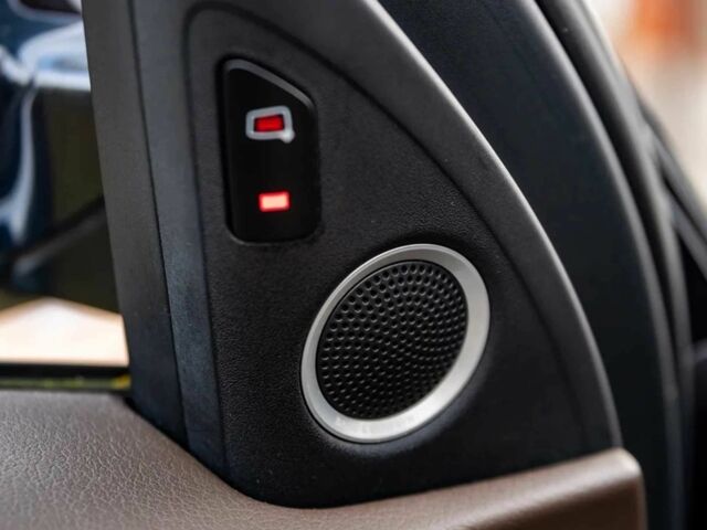 Синій Ауді А4, об'ємом двигуна 2 л та пробігом 158 тис. км за 11000 $, фото 12 на Automoto.ua