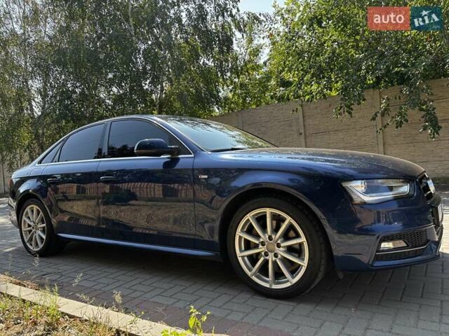 Синий Ауди А4, объемом двигателя 1.98 л и пробегом 86 тыс. км за 16000 $, фото 3 на Automoto.ua
