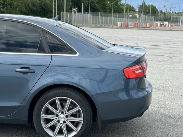 Синий Ауди А4, объемом двигателя 2 л и пробегом 222 тыс. км за 13700 $, фото 1 на Automoto.ua