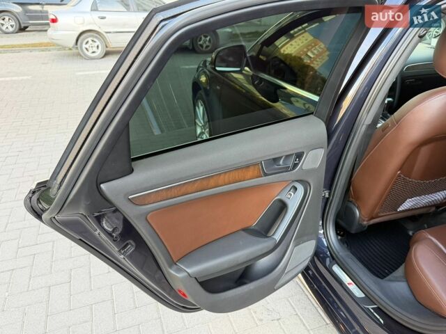 Синій Ауді А4, об'ємом двигуна 2 л та пробігом 204 тис. км за 10900 $, фото 24 на Automoto.ua