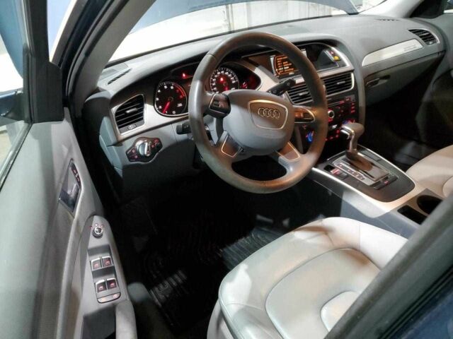 Синий Ауди А4, объемом двигателя 2 л и пробегом 39 тыс. км за 1500 $, фото 7 на Automoto.ua