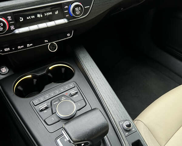 Синий Ауди А4, объемом двигателя 2 л и пробегом 220 тыс. км за 13900 $, фото 25 на Automoto.ua