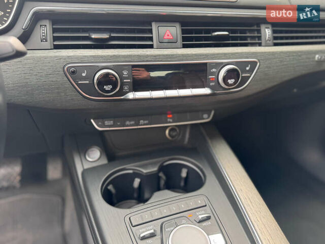 Синий Ауди А4, объемом двигателя 2 л и пробегом 251 тыс. км за 16700 $, фото 53 на Automoto.ua