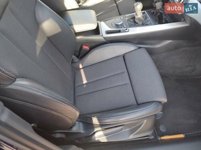 Синій Ауді А4, об'ємом двигуна 2 л та пробігом 140 тис. км за 17800 $, фото 5 на Automoto.ua