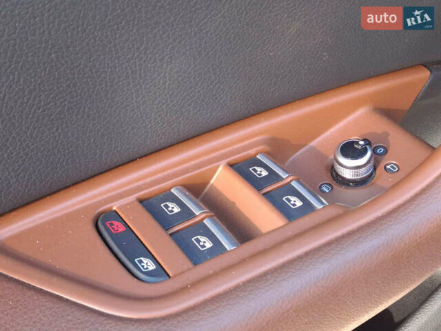 Синій Ауді А4, об'ємом двигуна 2 л та пробігом 205 тис. км за 16990 $, фото 16 на Automoto.ua