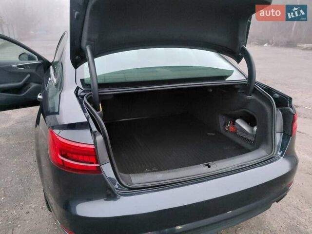 Синий Ауди А4, объемом двигателя 1.98 л и пробегом 195 тыс. км за 14500 $, фото 5 на Automoto.ua