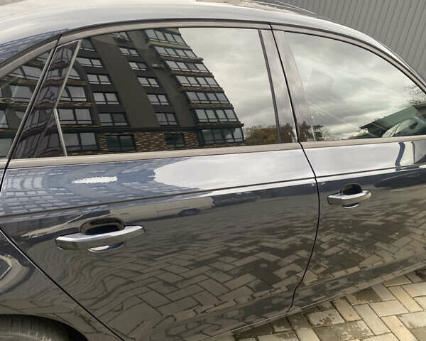 Ауді А4 2017 у Житомирі на Automoto.ua Синій Ауді А4, об'ємом двигуна 2 л та пробігом 145 тис. км за 15950 $, фото 4 на Automoto.ua