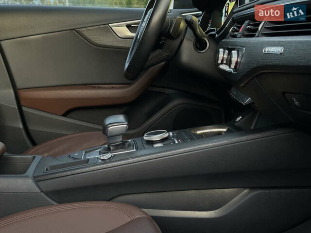 Синий Ауди А4, объемом двигателя 2 л и пробегом 177 тыс. км за 18999 $, фото 68 на Automoto.ua