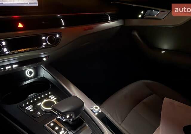 Ауди А4 2017 в Киеве на Automoto.ua Синий Ауди А4, объемом двигателя 1.98 л и пробегом 121 тыс. км за 20900 $, фото 32 на Automoto.ua