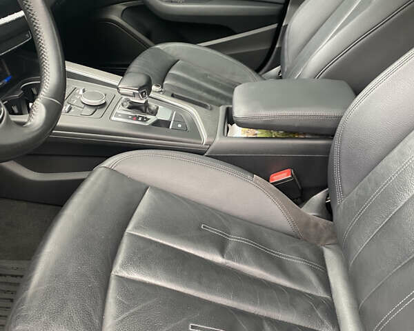 Ауді А4 2017 у Житомирі на Automoto.ua Синій Ауді А4, об'ємом двигуна 2 л та пробігом 145 тис. км за 15950 $, фото 23 на Automoto.ua