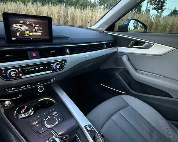 Синий Ауди А4, объемом двигателя 1.98 л и пробегом 126 тыс. км за 21000 $, фото 6 на Automoto.ua