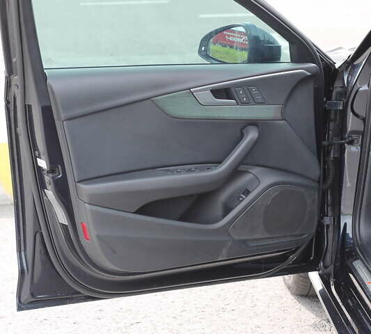 Ауді А4 2018 у Львові на Automoto.ua Синій Ауді А4, об'ємом двигуна 1.98 л та пробігом 150 тис. км за 16300 $, фото 22 на Automoto.ua