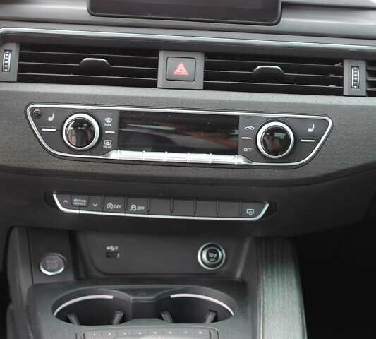 Ауді А4 2018 у Львові на Automoto.ua Синій Ауді А4, об'ємом двигуна 1.98 л та пробігом 150 тис. км за 16300 $, фото 35 на Automoto.ua