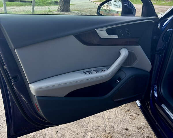 Синий Ауди А4, объемом двигателя 1.98 л и пробегом 170 тыс. км за 21999 $, фото 7 на Automoto.ua