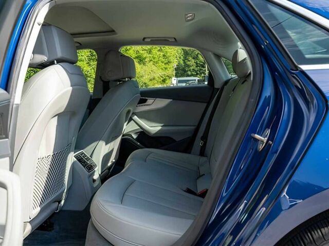 Ауди А4 2018 в Одессе на Automoto.ua Синий Ауди А4, объемом двигателя 2 л и пробегом 32 тыс. км за 10332 $, фото 10 на Automoto.ua