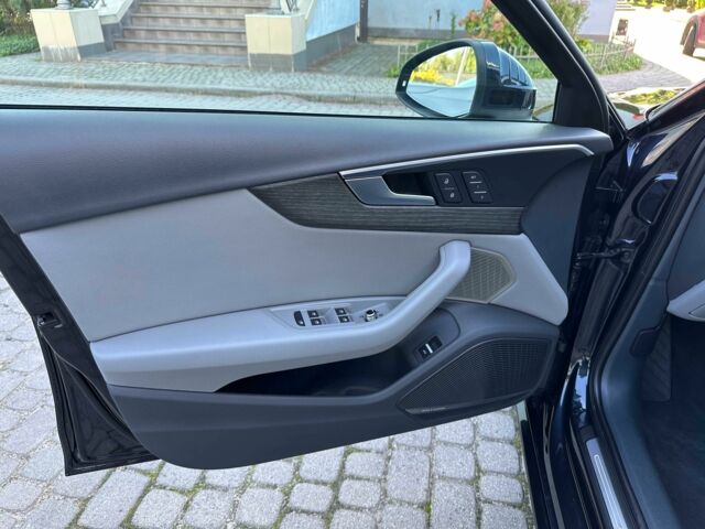 Ауди А4 2018 в Львове на Automoto.ua Синий Ауди А4, объемом двигателя 2 л и пробегом 71 тыс. км за 22900 $, фото 12 на Automoto.ua