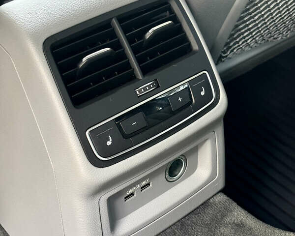 Синий Ауди А4, объемом двигателя 1.98 л и пробегом 170 тыс. км за 21999 $, фото 12 на Automoto.ua