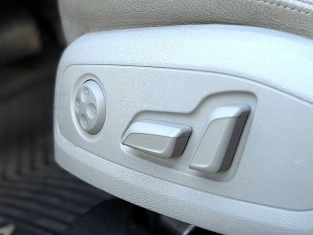 Синий Ауди А4, объемом двигателя 2 л и пробегом 18300 тыс. км за 20000 $, фото 4 на Automoto.ua