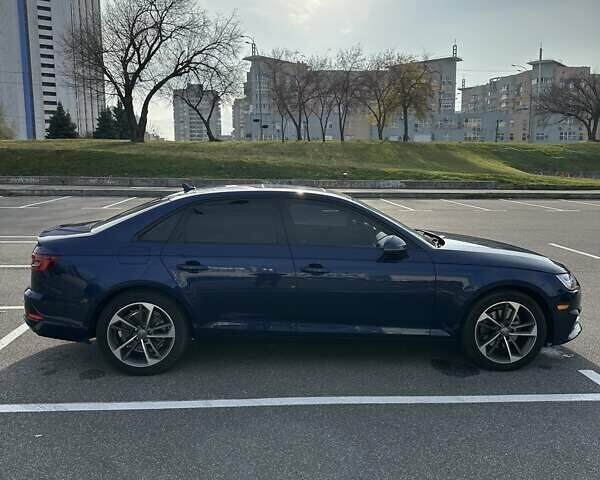 Синий Ауди А4, объемом двигателя 1.98 л и пробегом 140 тыс. км за 19900 $, фото 3 на Automoto.ua