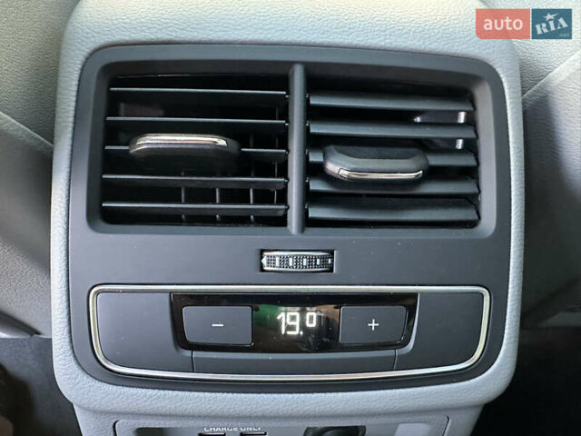 Синій Ауді А4, об'ємом двигуна 2 л та пробігом 50 тис. км за 27000 $, фото 47 на Automoto.ua