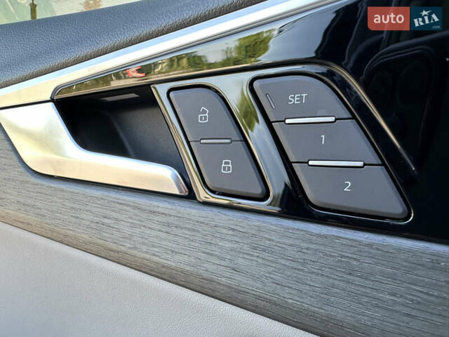 Синій Ауді А4, об'ємом двигуна 2 л та пробігом 50 тис. км за 27000 $, фото 45 на Automoto.ua