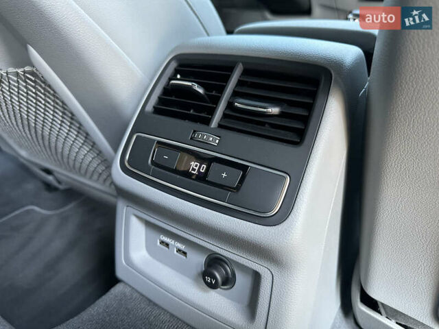 Синій Ауді А4, об'ємом двигуна 2 л та пробігом 50 тис. км за 27000 $, фото 19 на Automoto.ua