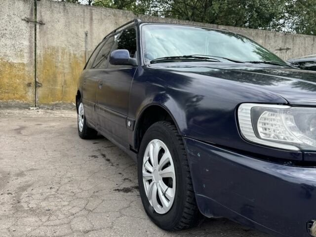 Синий Ауди А4, объемом двигателя 2.5 л и пробегом 400 тыс. км за 2400 $, фото 13 на Automoto.ua