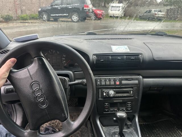 Синий Ауди А4, объемом двигателя 1.9 л и пробегом 373 тыс. км за 1700 $, фото 4 на Automoto.ua