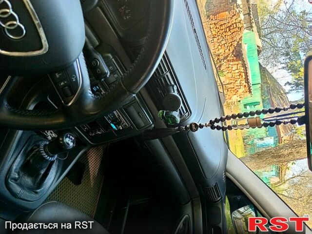 Синий Ауди А4, объемом двигателя 1.8 л и пробегом 370 тыс. км за 3700 $, фото 2 на Automoto.ua