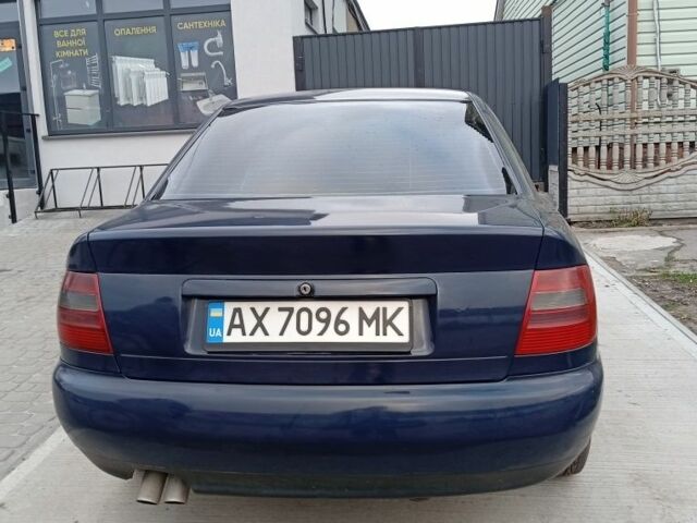 Синий Ауди А4, объемом двигателя 1.9 л и пробегом 300 тыс. км за 3787 $, фото 3 на Automoto.ua