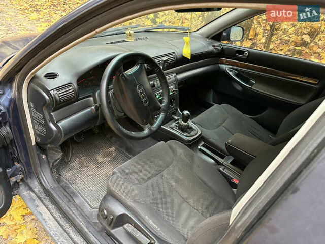 Синій Ауді А4, об'ємом двигуна 1.9 л та пробігом 361 тис. км за 3000 $, фото 4 на Automoto.ua