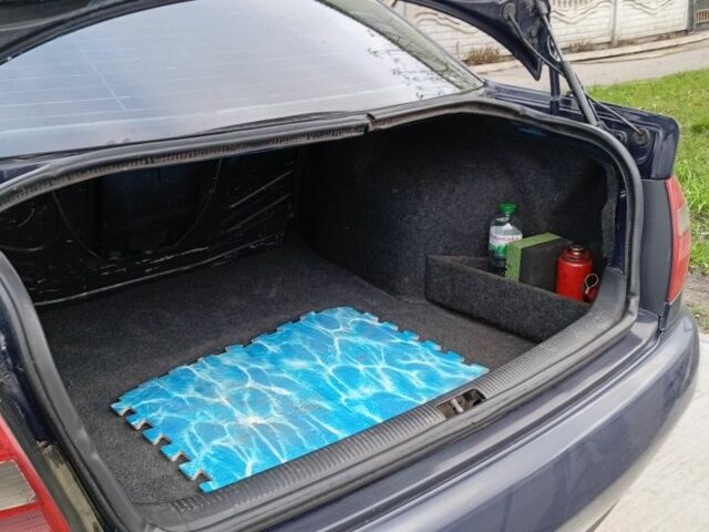 Синий Ауди А4, объемом двигателя 1.9 л и пробегом 300 тыс. км за 3787 $, фото 4 на Automoto.ua