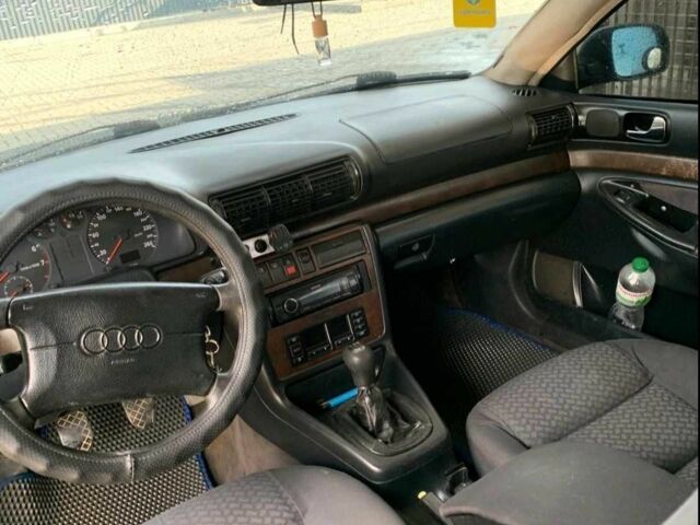 Синий Ауди А4, объемом двигателя 1.8 л и пробегом 37 тыс. км за 2700 $, фото 1 на Automoto.ua