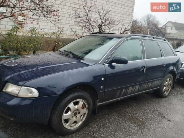 Синий Ауди А4, объемом двигателя 1.8 л и пробегом 426 тыс. км за 3500 $, фото 5 на Automoto.ua