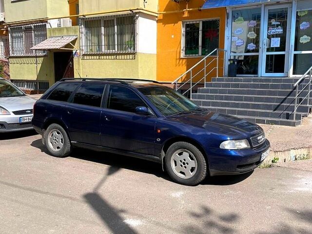 Синий Ауди А4, объемом двигателя 2.6 л и пробегом 459 тыс. км за 3800 $, фото 9 на Automoto.ua