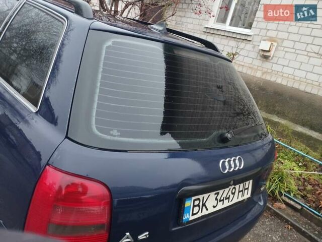 Синий Ауди А4, объемом двигателя 1.8 л и пробегом 426 тыс. км за 3500 $, фото 2 на Automoto.ua