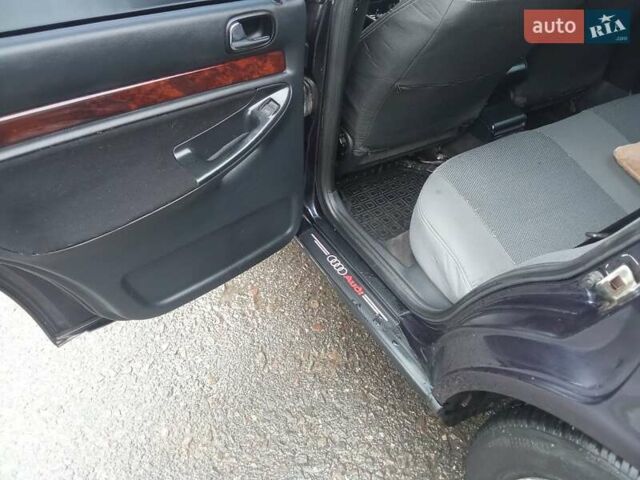 Синий Ауди А4, объемом двигателя 1.8 л и пробегом 350 тыс. км за 2650 $, фото 8 на Automoto.ua